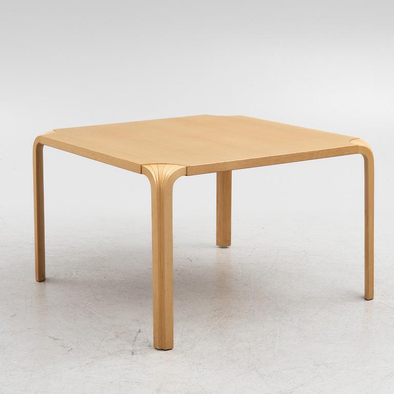 Alvar Aalto, soffbord MX800 "Fan leg table" Artek Finland sent 1900-tal.