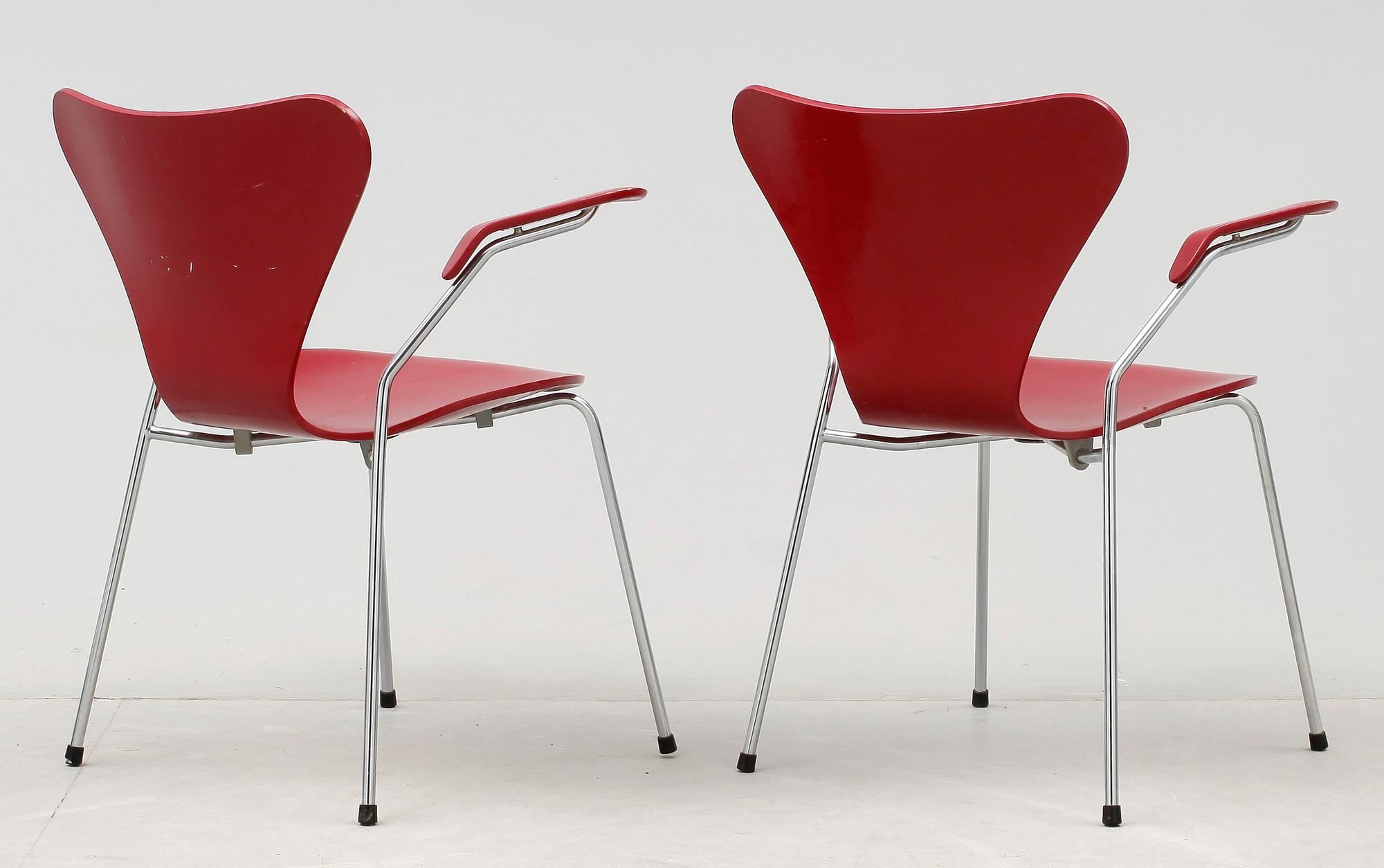 KARMSTOLAR, ett par, "Sjuan", Arne Jacobsen, 1900-tal.