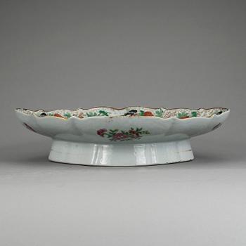 SKÅL PÅ FOT / TAZZA, porslin, Kina, Kanton, 1800-tal.
