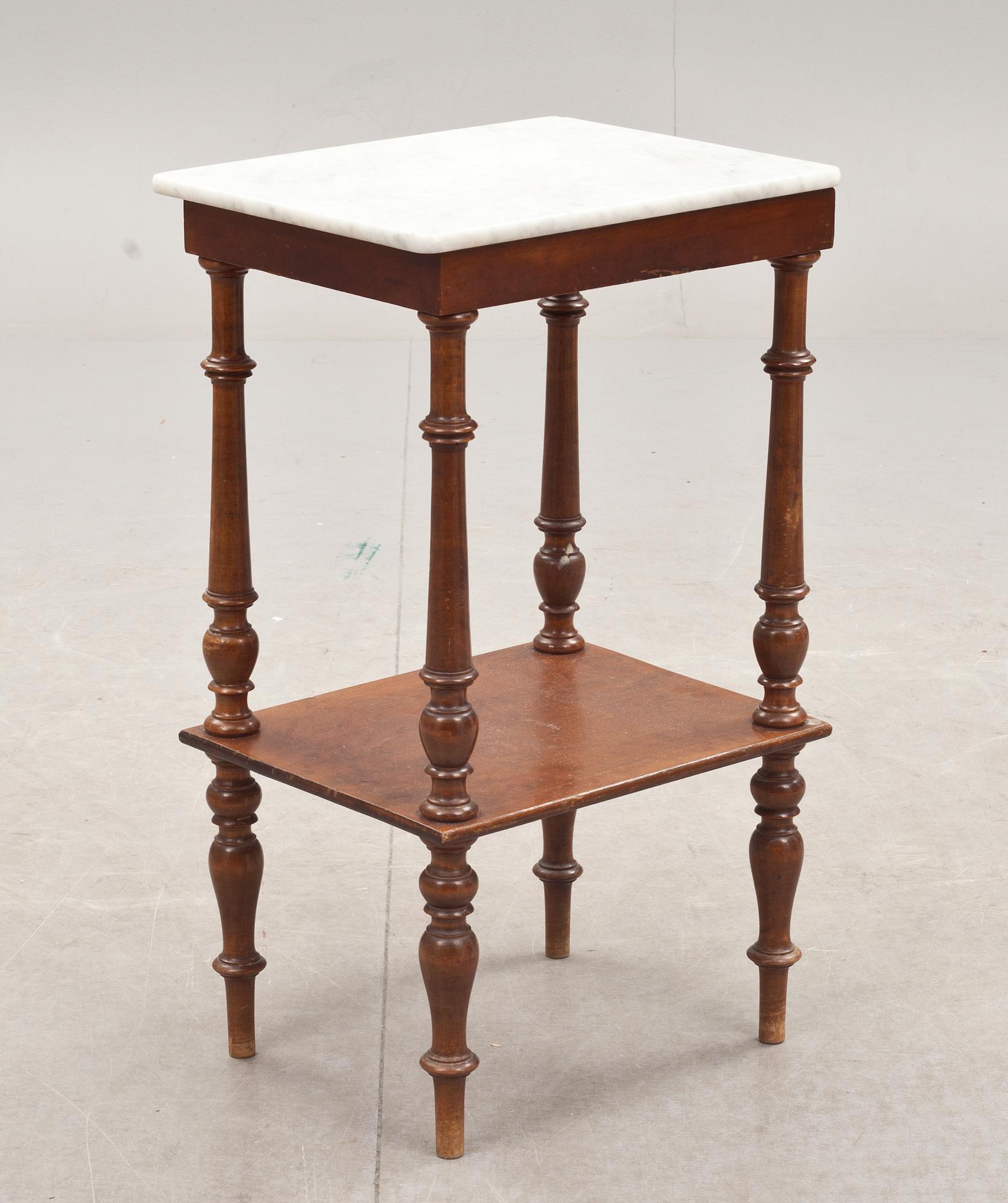 SÄNGBORD, nyrenässans, 1800-talets slut,.