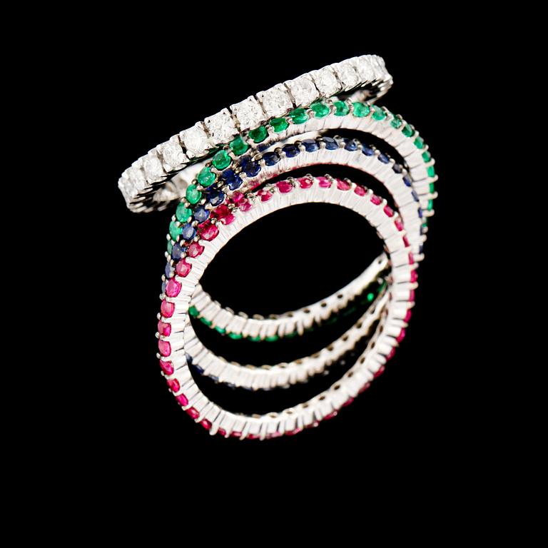 RINGAR, 4 st, 18k vitguld med diamanter 0.67 ct, rubiner 0.66 ct, smaragder 0.49 ct och blå safirer 0.62 ct. Vikt 5,1 g.