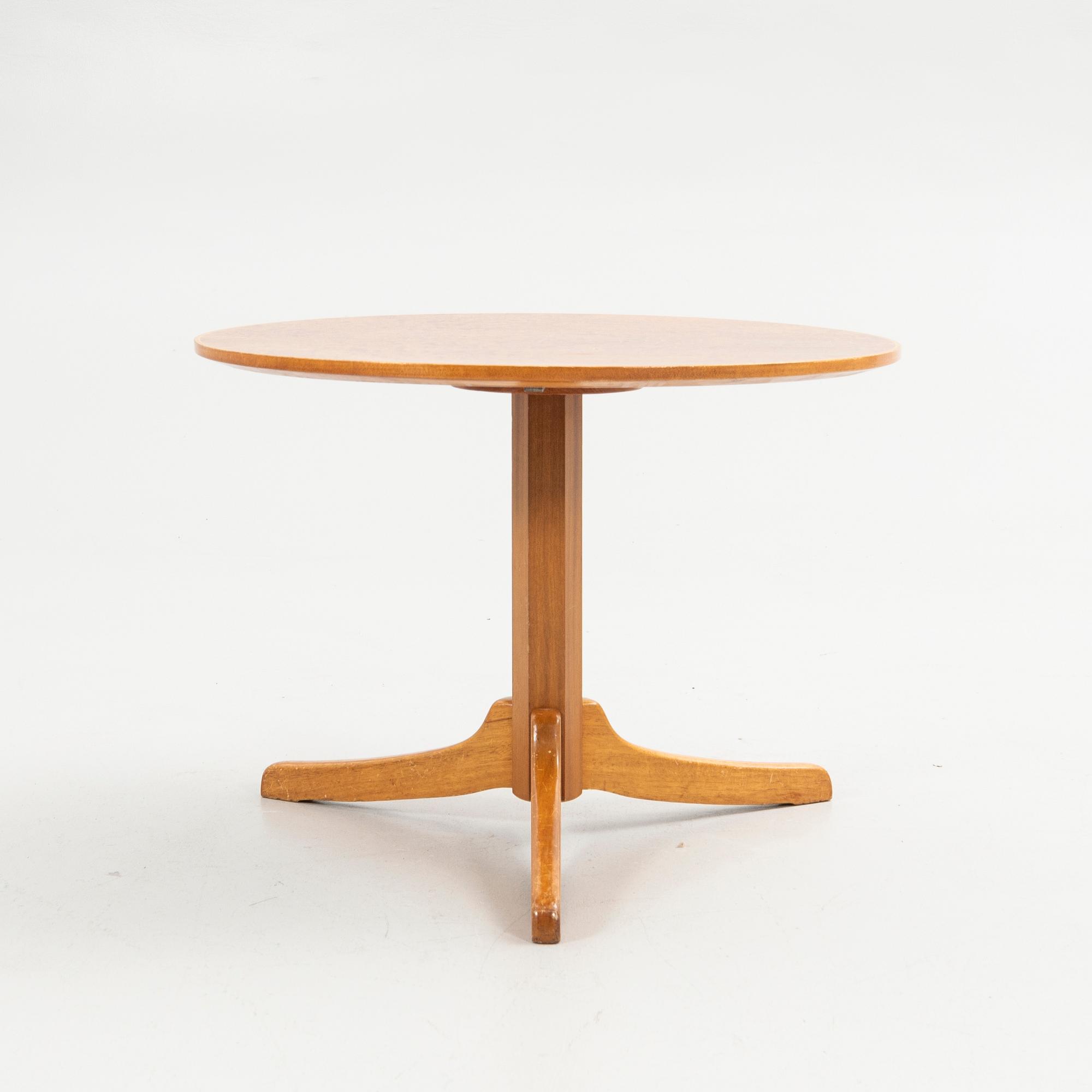 Josef Frank, soffbord, modell B560, Firma Svenskt Tenn, 1940-tal.