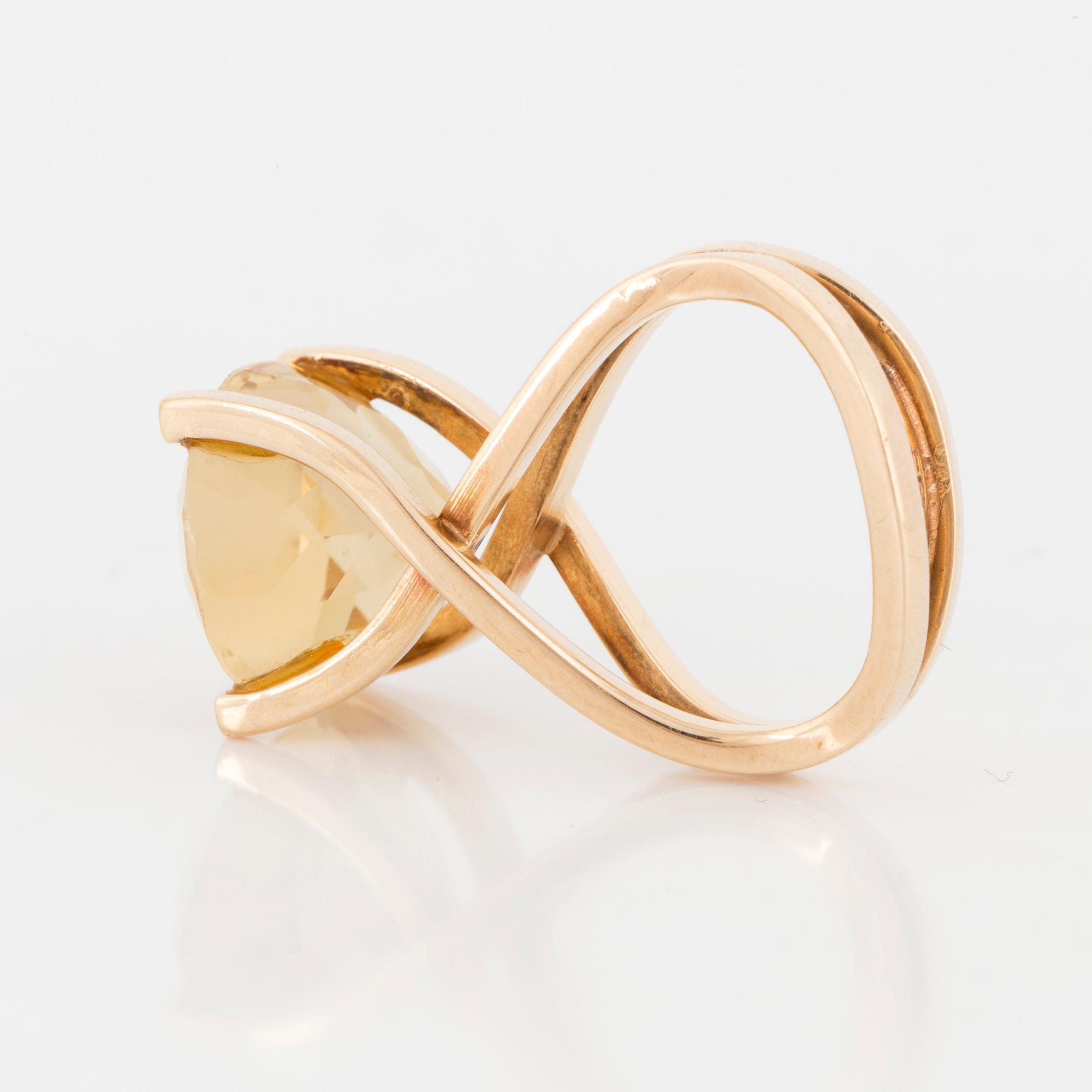 A citrine ring.