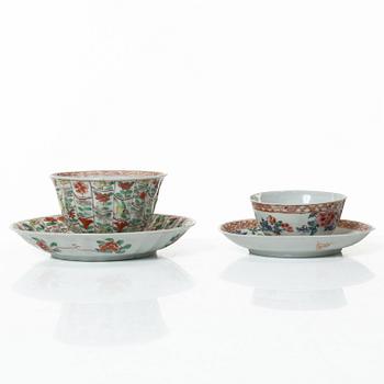 Two Chinese porcelain cups with saucers, Qing dynasty, 18th century.