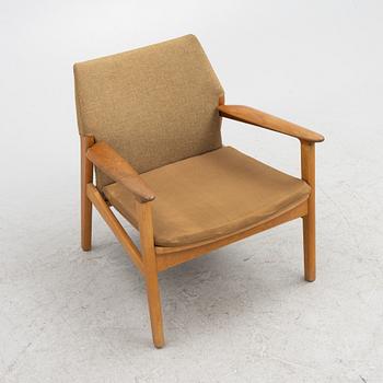 Hans Olsen, a model '9015' armchair, Gärsnäs, circa 1960.