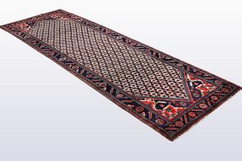 A runner, Koliaj, ca 302 x 99 cm.