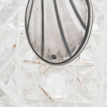 Fabergé, karaff, silver och slipat glas, Moskva 1908-1917. Kejserligt hovleverantörsmärke och inventarienummer.