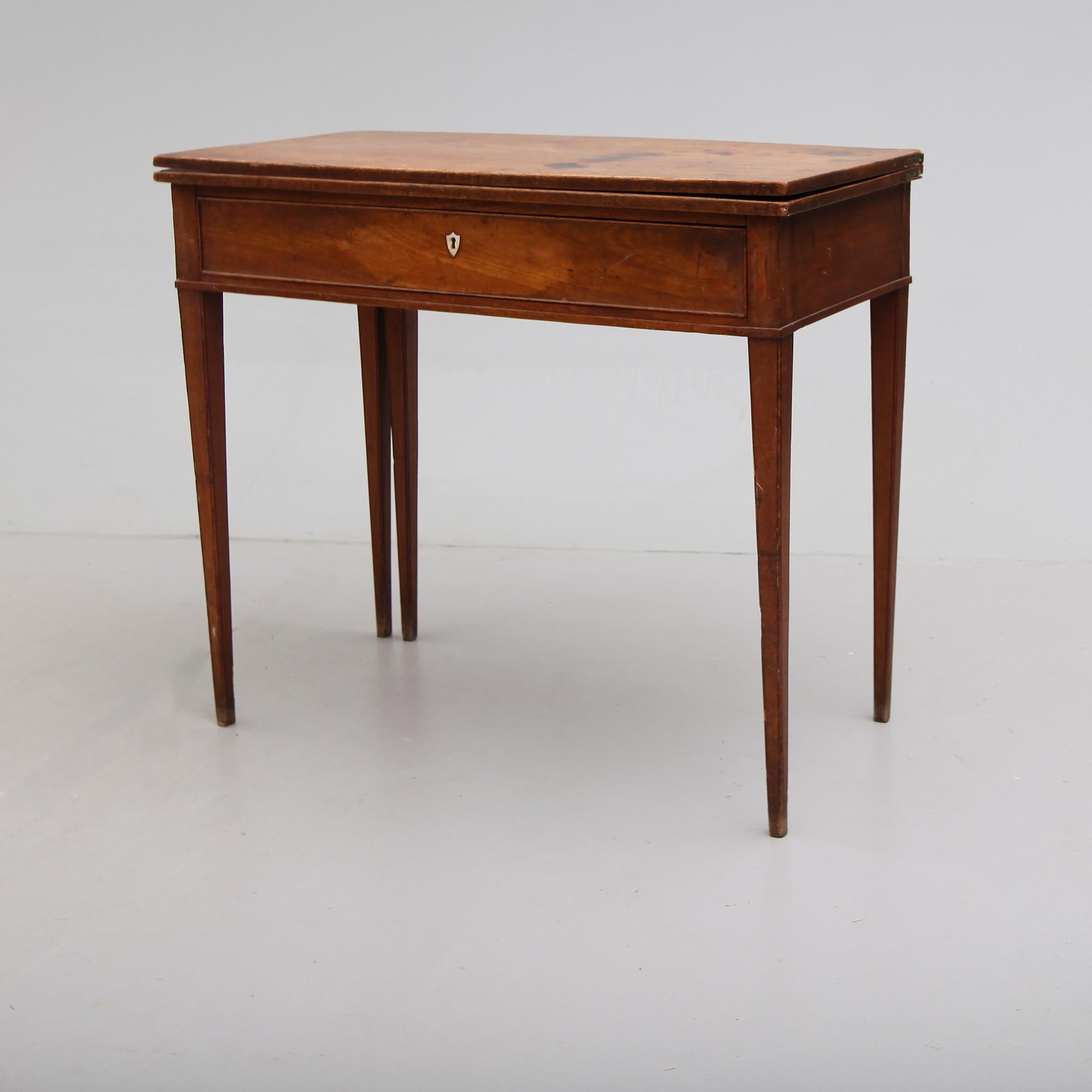 SPELBORD, sengustavianskt, omkring år 1800.