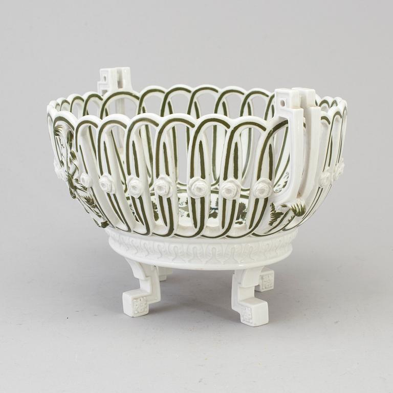 A first half of the 19th century porcelin bowl, Meissen, Germany.