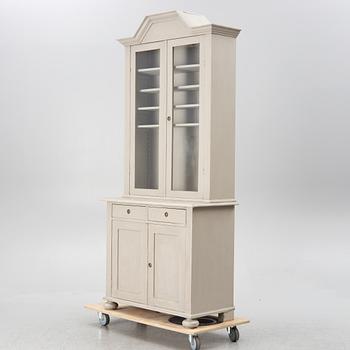 Display cabinet, from around the year 1900.