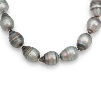 A cultured baroque Tahiti pearl necklace.