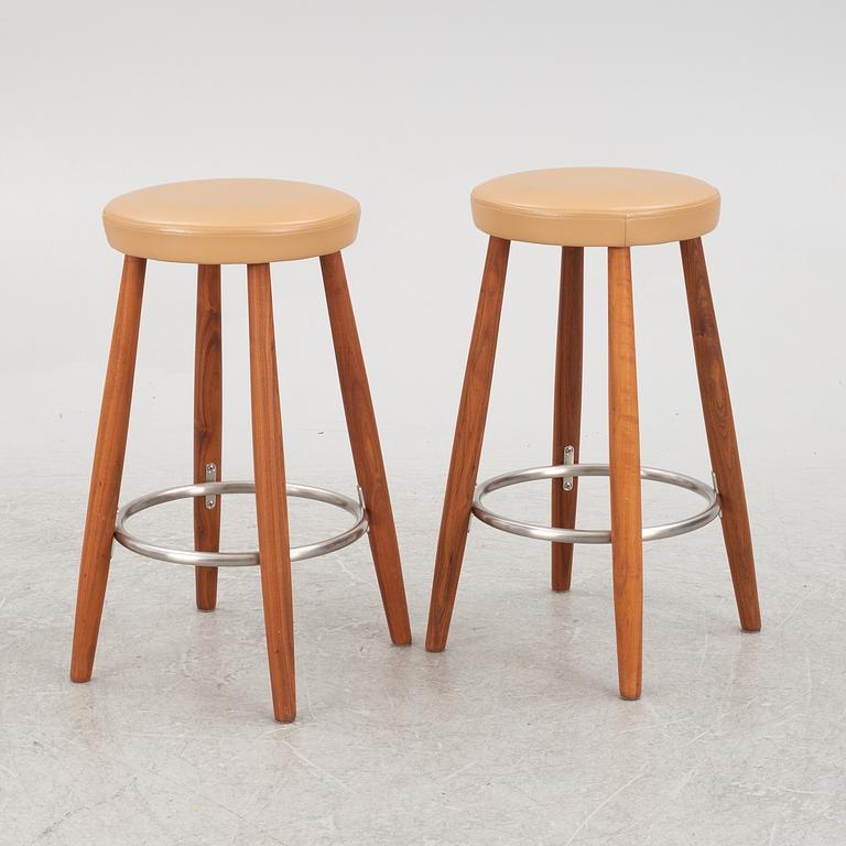 Hans J. Wegner, barstolar, ett par, "CH56", Carl Hansen & Son, Danmark, 2000-tal.