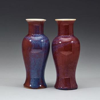 A pair of flambé glazed vases, late Qing dynasty (1644-1912).