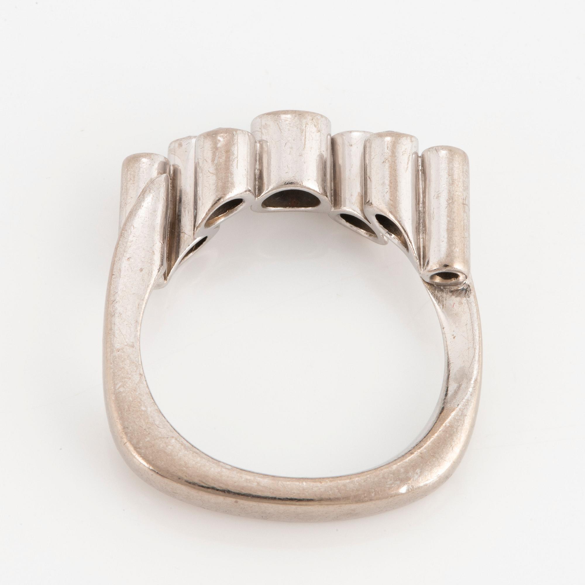 A Georg Jensen Cascade ring in 18K white gold set with round brilliant cut diamonds. Bukowskis