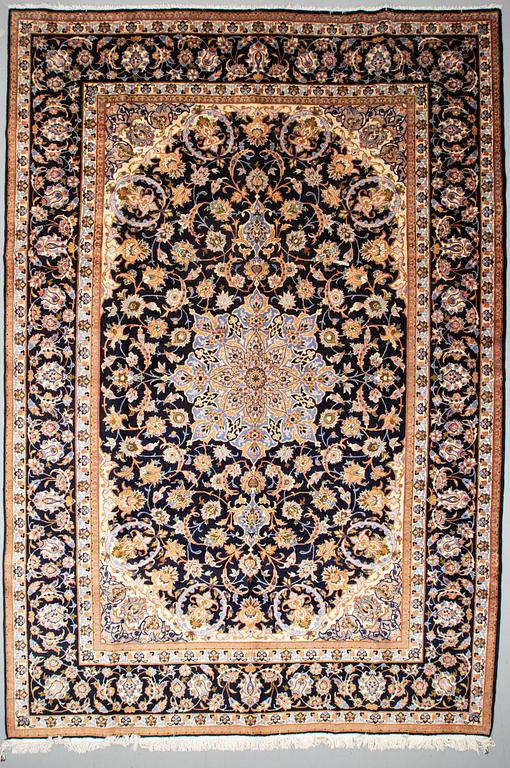 A CARPET, Najafabad, ca 488 x 340 cm.