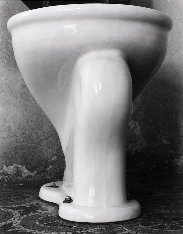 Edward Weston, "Excusado, Mexico, 1926".