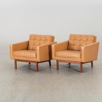 KARL-ERIK EKSELIUS, a pair of chairs, JOC.