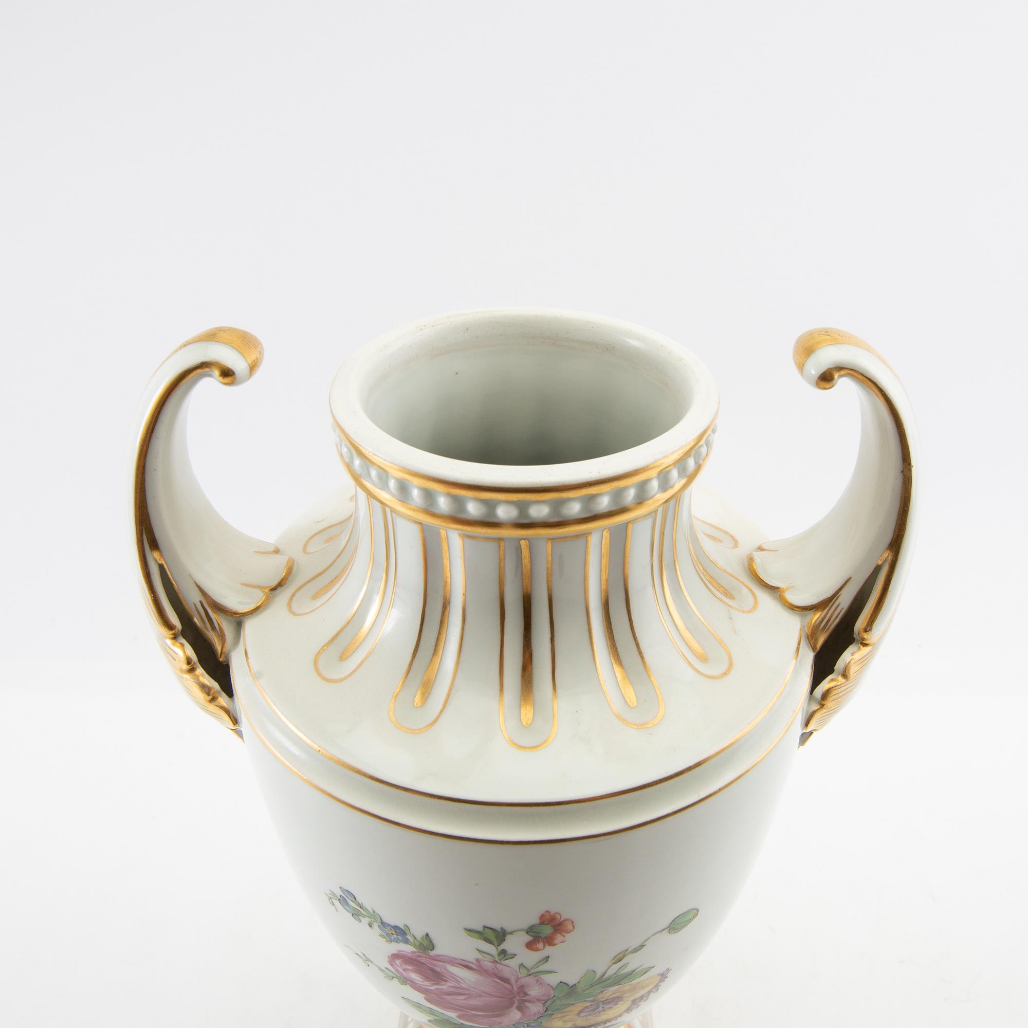 Urn/Vase "Juliane Marie porcelain" Royal Copenhagen Denmark first half of the 20th century.