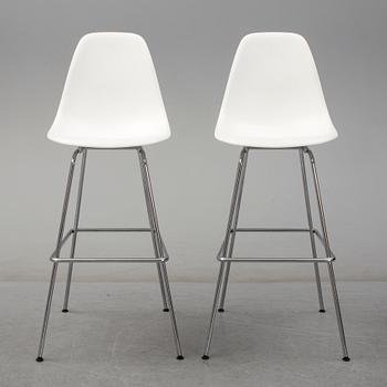 CHARLES & RAY EAMES, 5 "plastic chair", bar stools for Vitra.