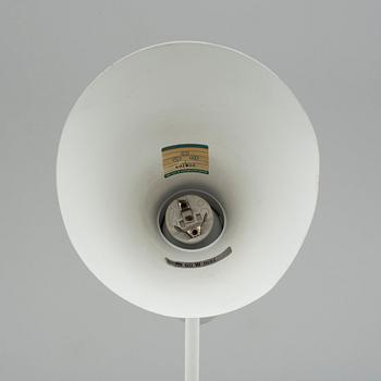 ARNE JACOBSEN, golvlampa, "AJ", Louis Poulsen, Danmark.