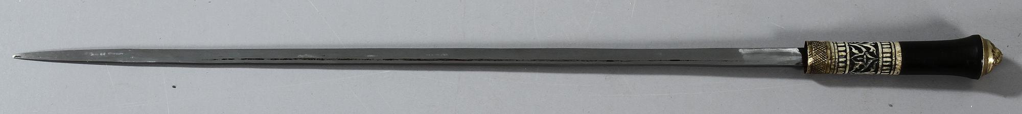 KÄPP/SVÄRD, trä, 1900-tal.