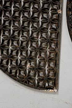 FOTSKRAPOR, 3 st, gjutjärn, 1900-talets andra hälft.