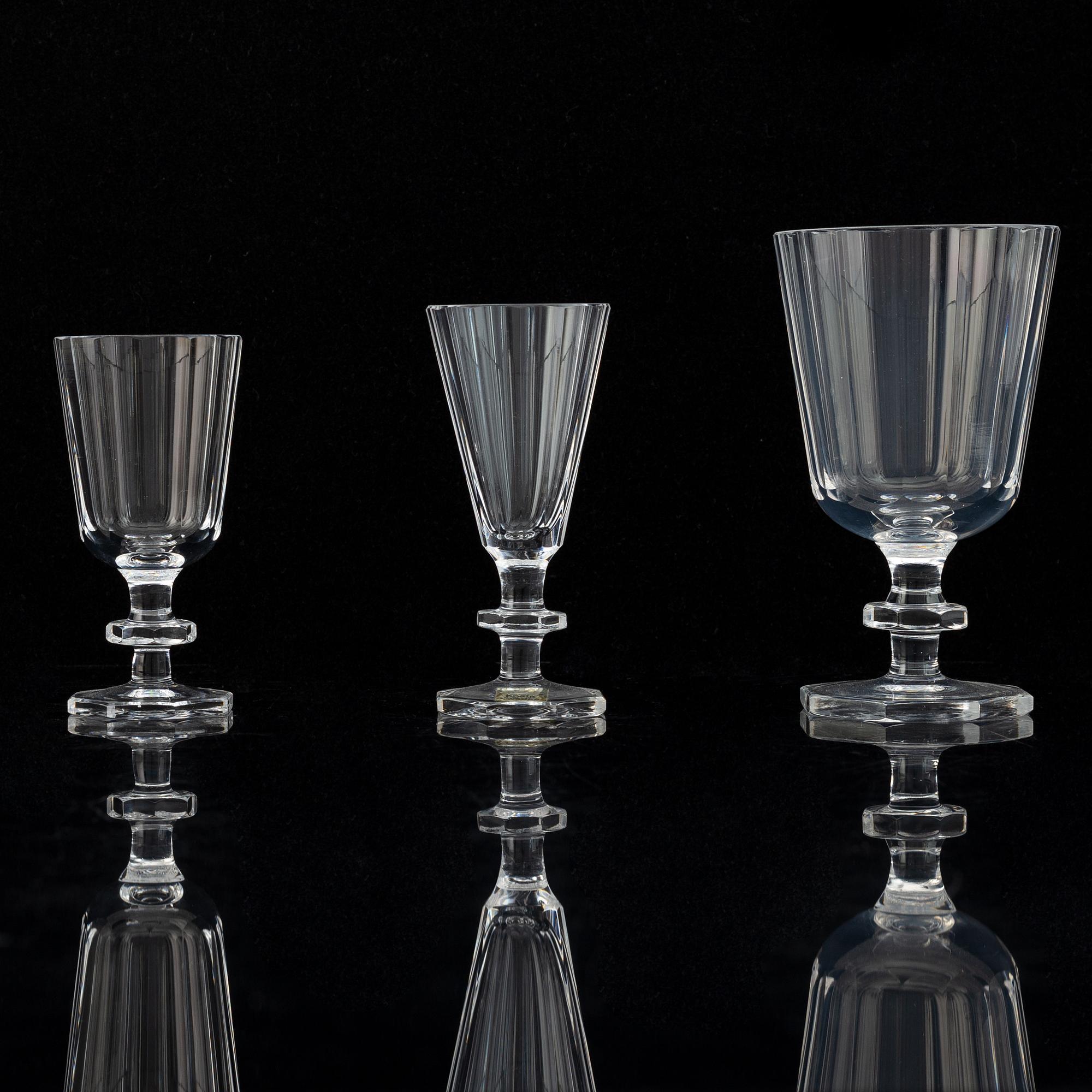 Elis Bergh, a part 'Karlberg' glass service, Kosta Boda (48 pieces).