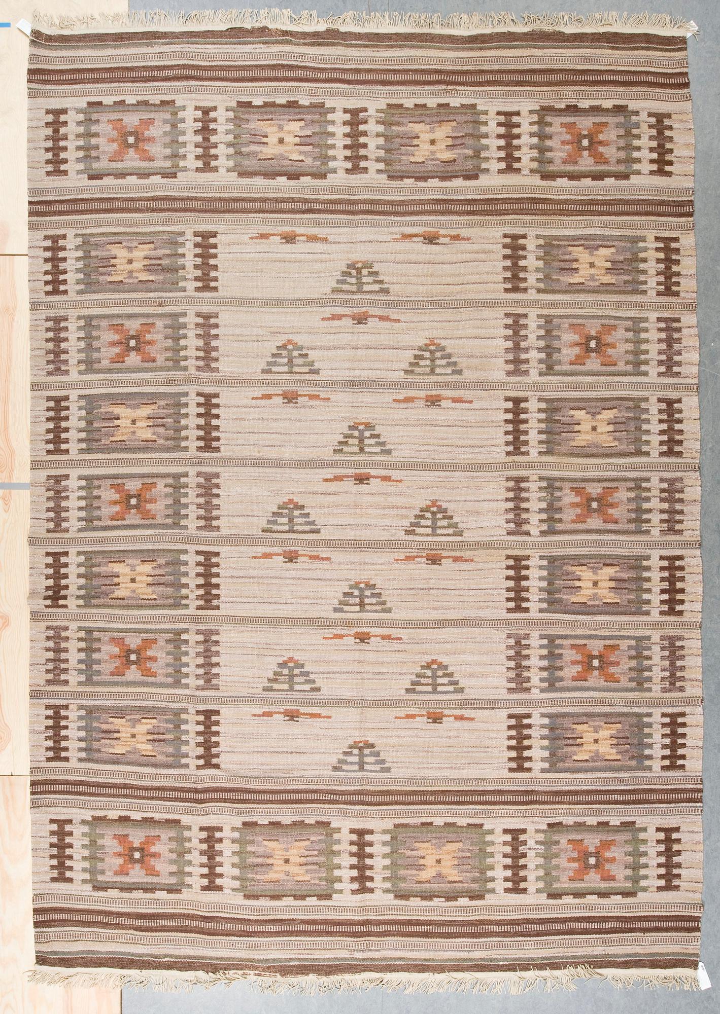 MATTA, rölakan. 363x256 cm. Finland sannolikt, 1900-talets förra hälft.