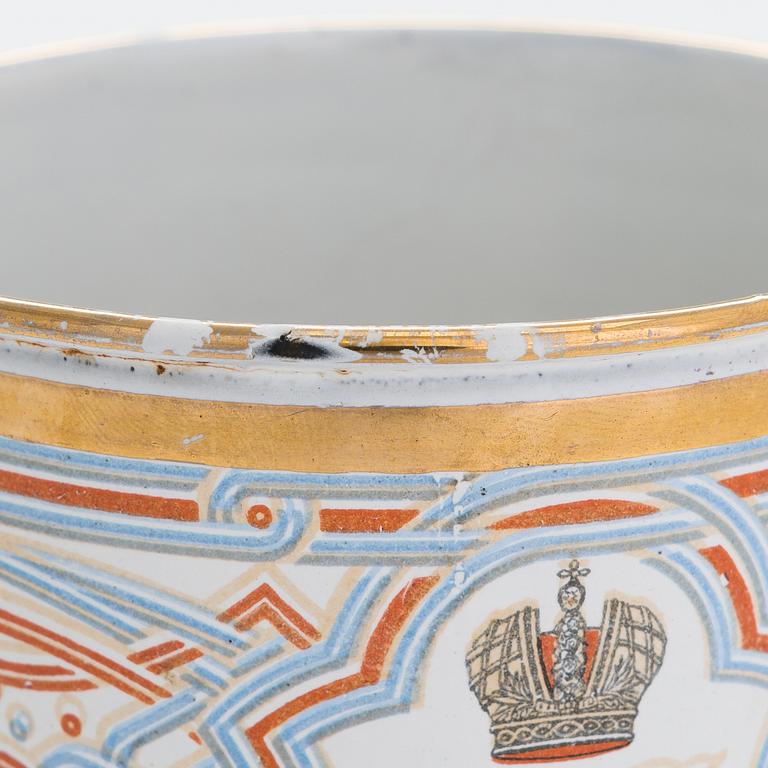 Kröningsmuggar, 2 st, emaljerad plåt, Nikolaj II:s kröning, Ryssland 1896.