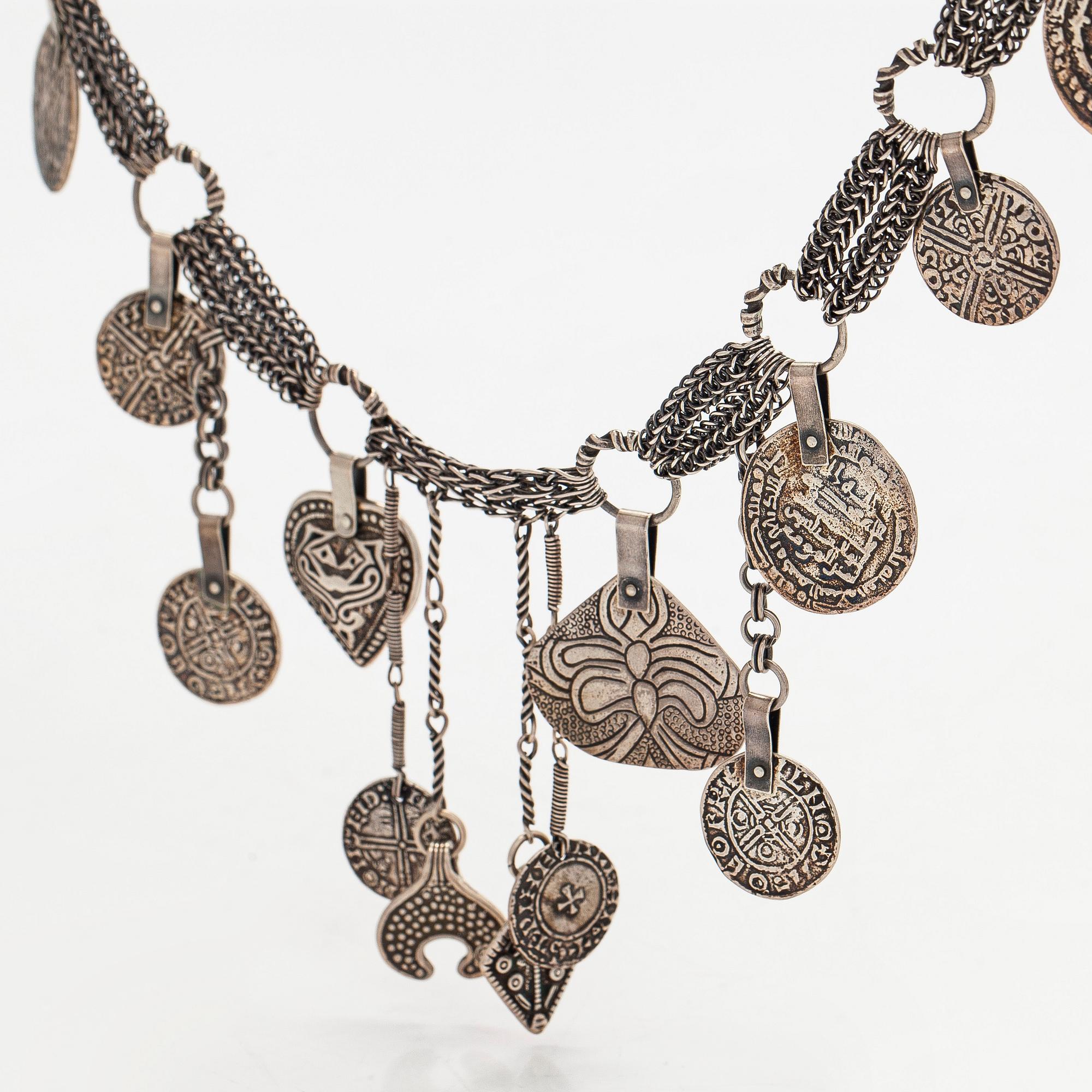 Kalevala Koru, A sterlingsilver jubilee collier for Kalevala's 150th anniversary by Kalevala Koru, Helsinki 1984.