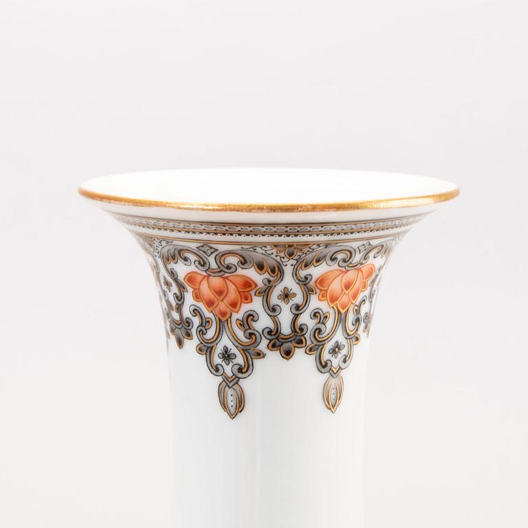 A finely painted Chinese vase, 20th Century. Seal mark to base. Painted and gilded decoration with depi...