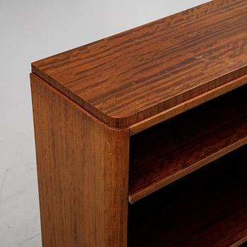 A mahogany veneered book shelf, Reiners Möbler, Mjölby, 1930's/40's.