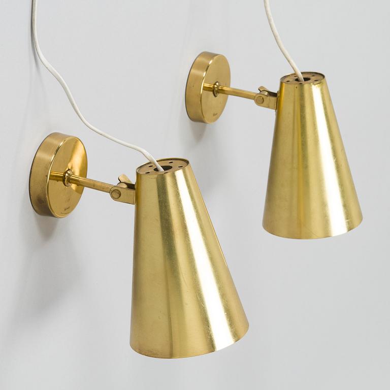 Paavo Tynell, a pair of mid-20th century 'A 4' wall lights for Idman.