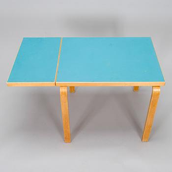 Alvar Aalto, A mid-20th century drop leaf table and chairs for O.Y. Huonekalu-ja Rakennustyötehdas A.B.