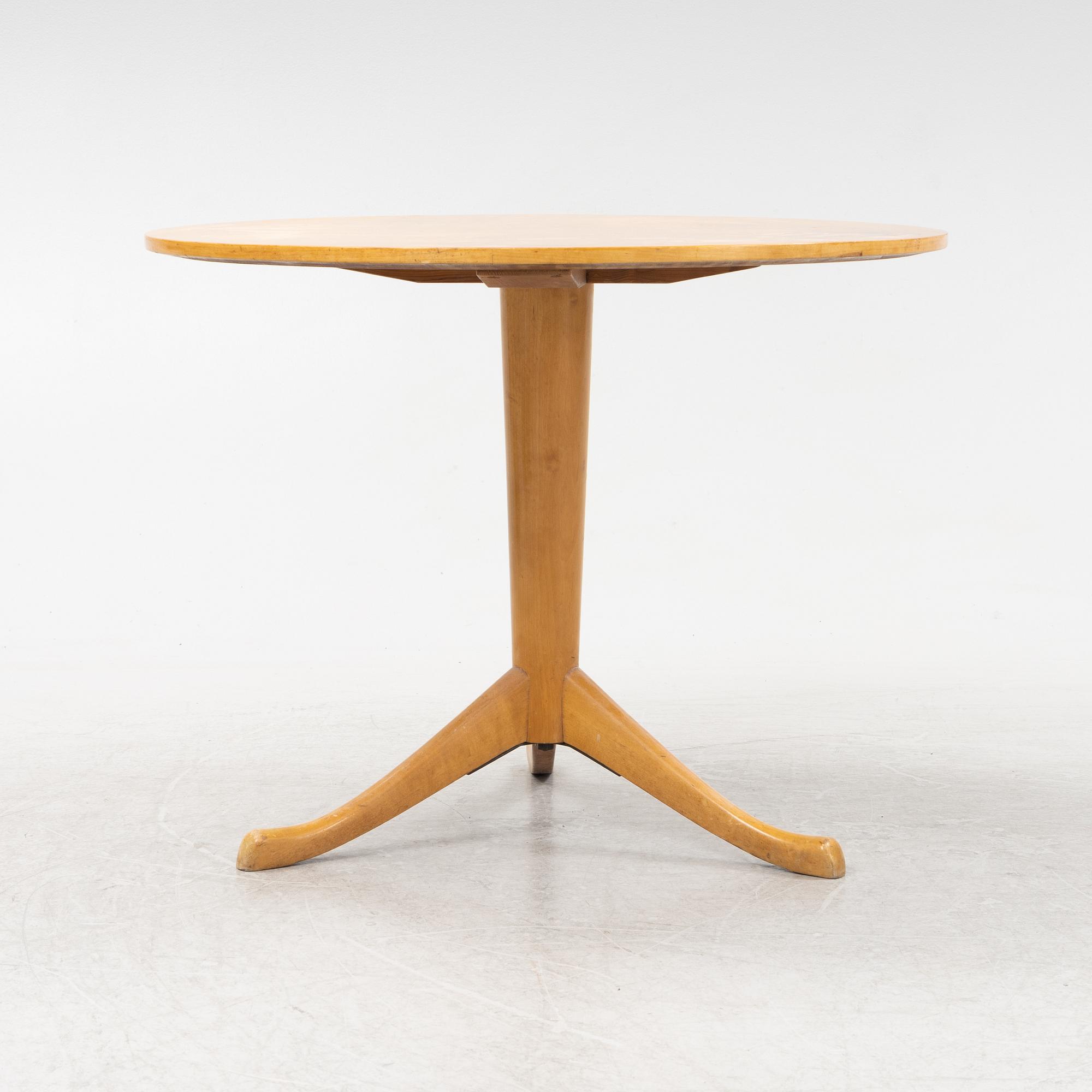Axel Larsson, a Swedish Modern coffee table, model "1504", Svenska Möbelfabrikerna Bodafors, 1930-40's.