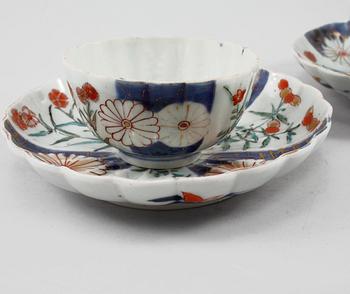 KOPPAR med FAT, ett par, porslin, Kina, 1700-tal.