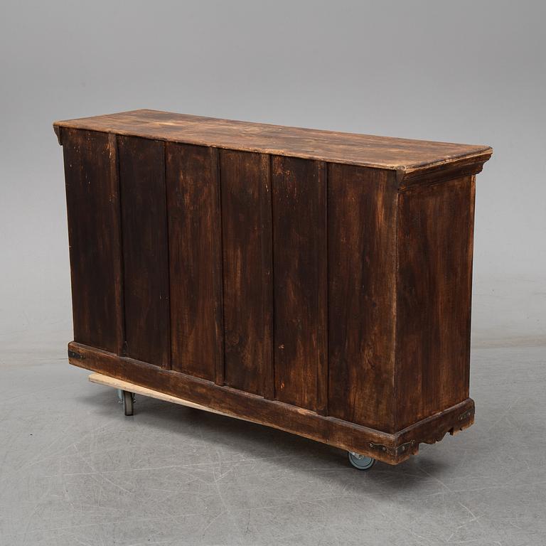 Sideboard / cupboard, late 20th / early 21th century.