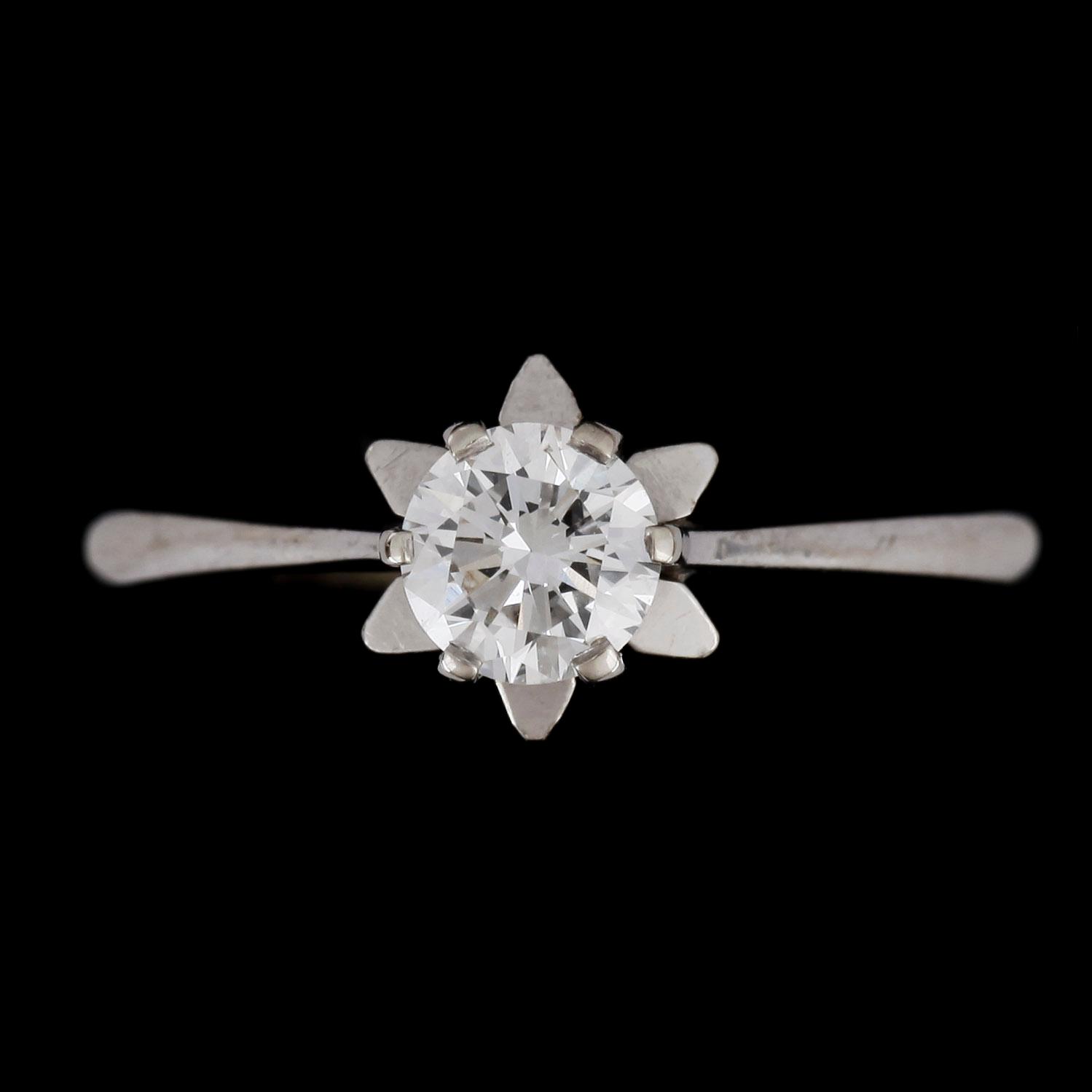 RING, 18k vitguld samt briljantslipad diamant ca 0,50ct. Vikt 2,6g.