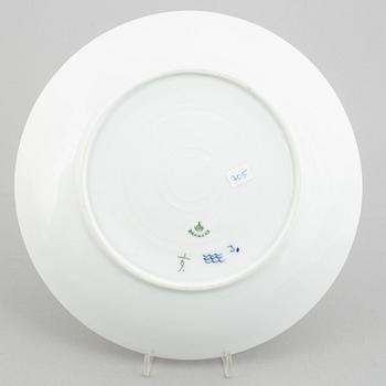 Serveringsfat/fat, sex stycken, porslin, "Musselmalet", Royal Copenhagen, delvis omkring 1800.