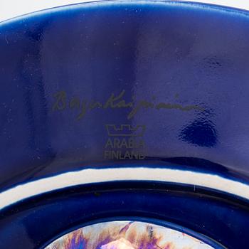 Birger Kaipiainen, A footed ceramic plate. Signed Birger Kaipiainen, Arabia Finland.