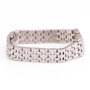 A Raymond Weil 'Tango' wrist watch. 18.6 mm.