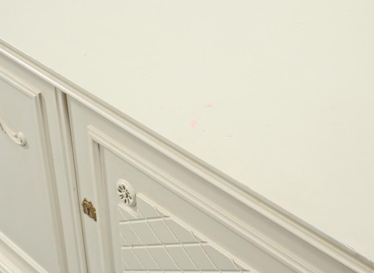 SIDEBOARD, gustaviansk stil, 1900-talets andra hälft.
