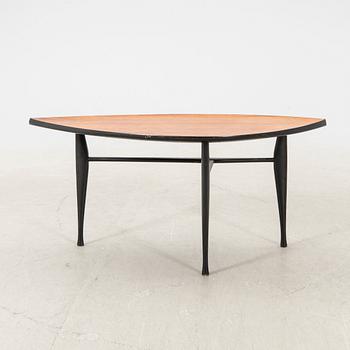 Yngve Ekström, soffbord/sidobord, "Rytm", Westbergs möbler, Tranås 1960-tal.