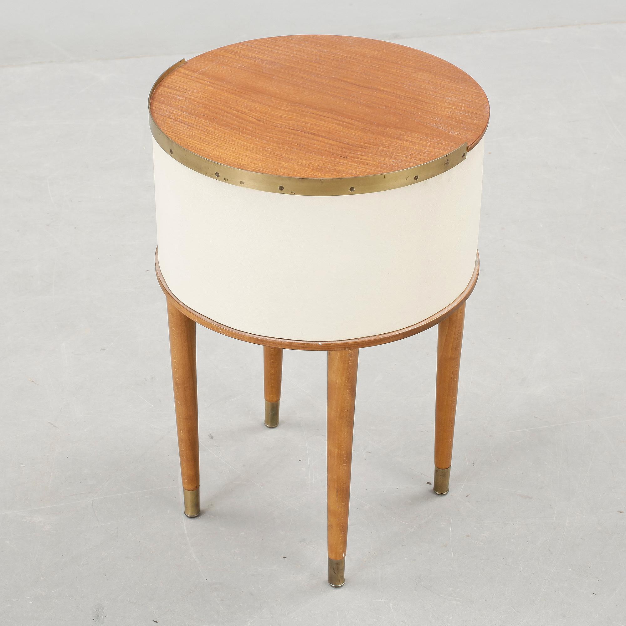 NATTYGSBORD, Halvdan Pettersson, Möbelfabrik, Tibro, 1950-tal.