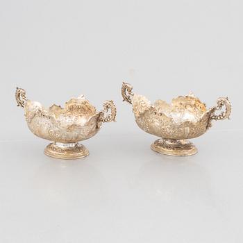 Walter & John Barnard, and Goldmisths & Silversmiths Co, a pair of silver bowls, London, England, 1894.