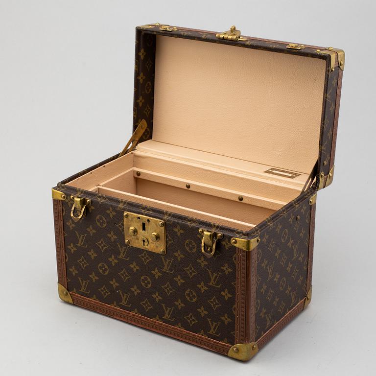 LOUIS VUITTON, a monogram canvas beauty box.