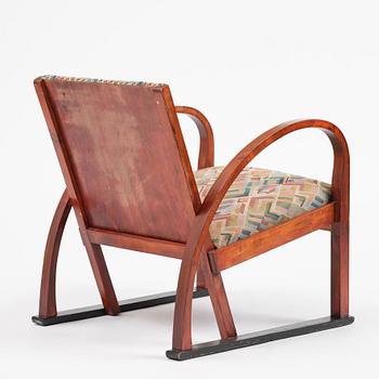 A functionalist armchair, 1930s.