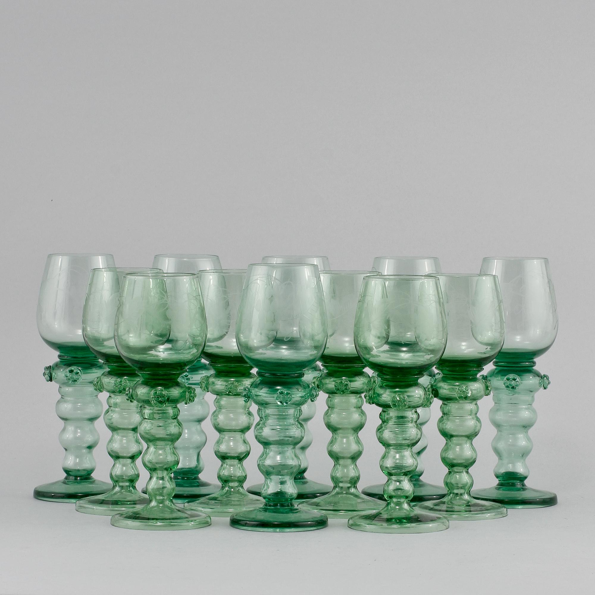 REMMARE, 12 st, snarlika, glas, omkring 1900-talets mitt.