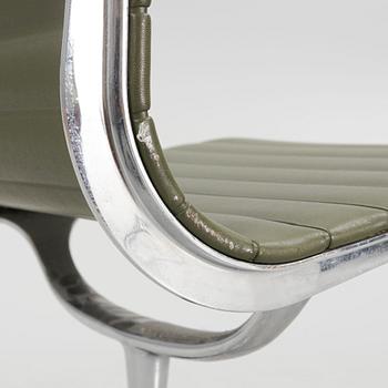 Charles & Ray Eames, chair, "EA 105", Herman-Miller, second half of the 20th century.
