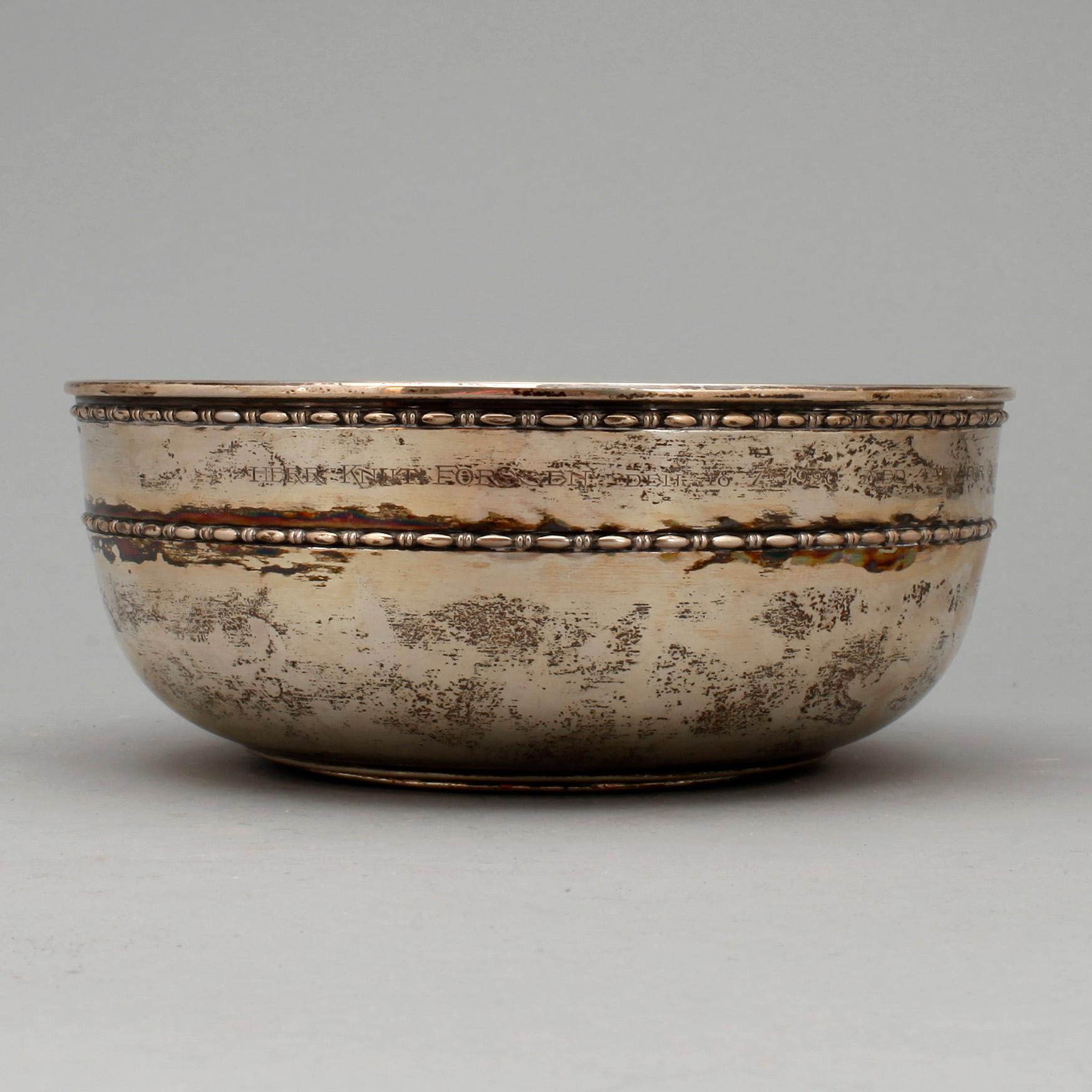 SKÅL, silver, Sam Pettersson AB, Linköping, 1919. Vikt ca 300g.